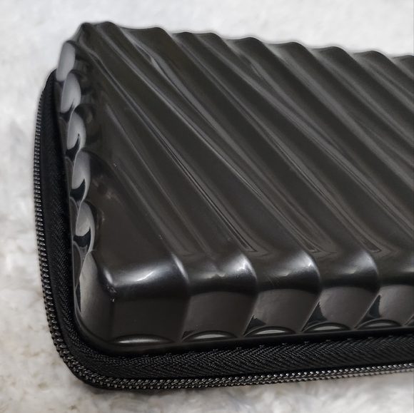 Tumi Hard Shell Cosmetic Bag - Picture 4 of 12